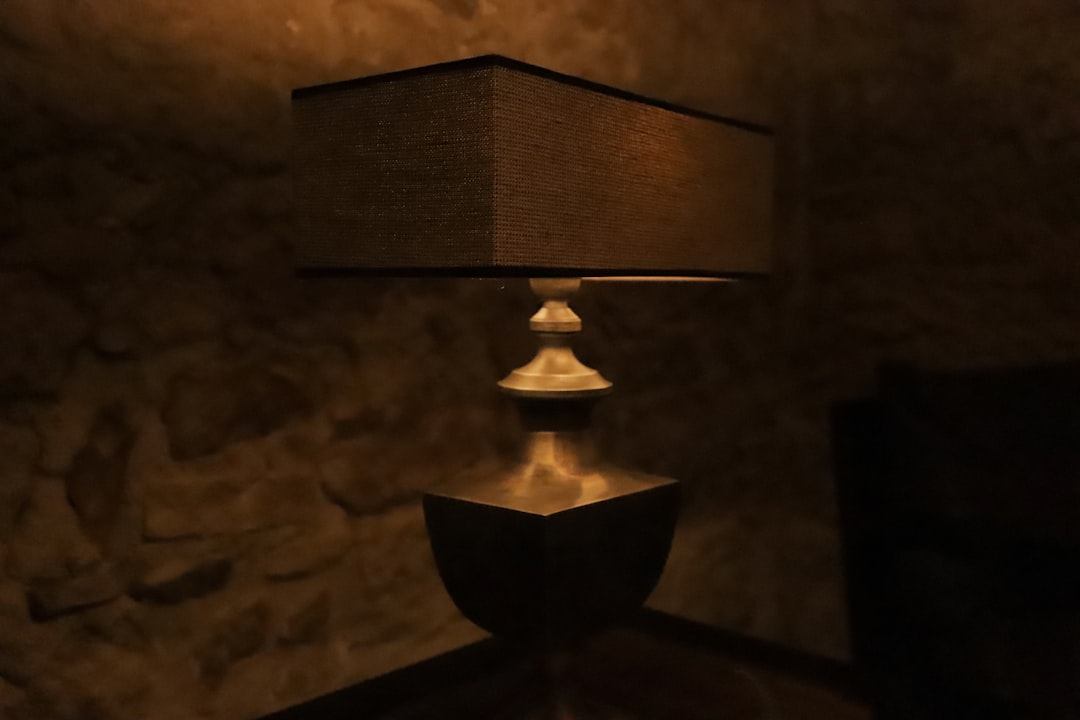 Photo Taliesin Floor Lamp