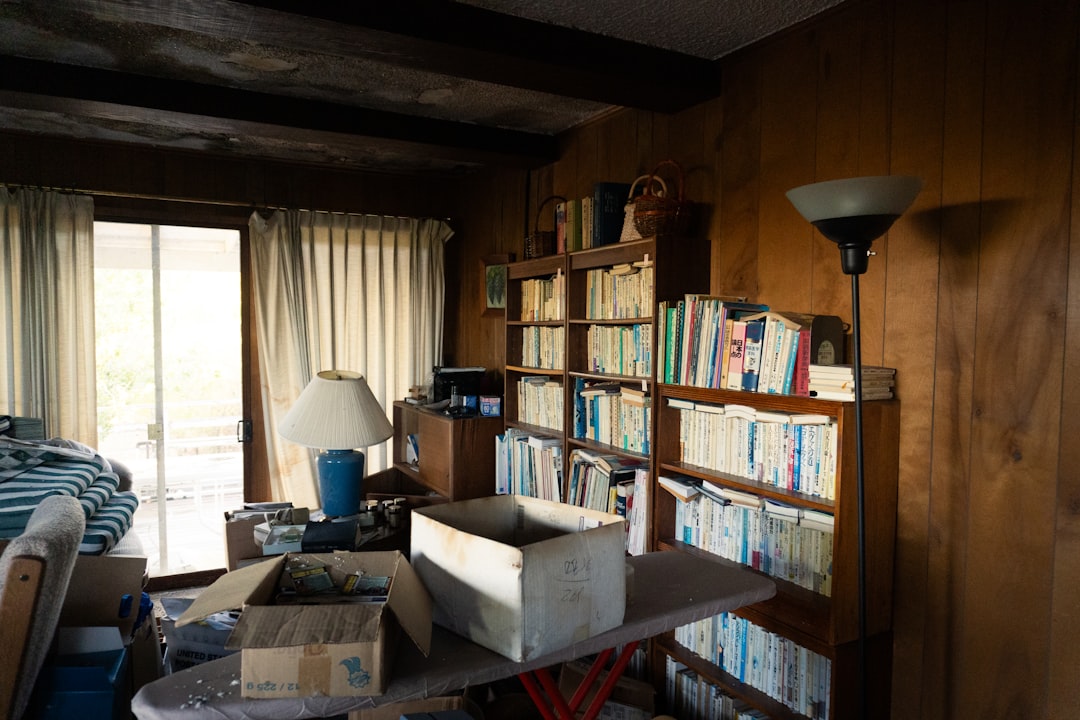 Photo wooden floor lamp